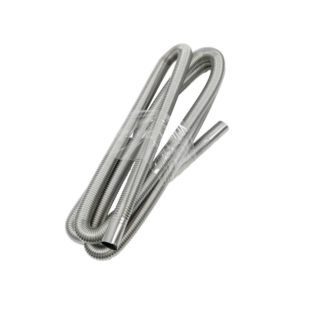 Närbild på avgasslang i rostfritt stål